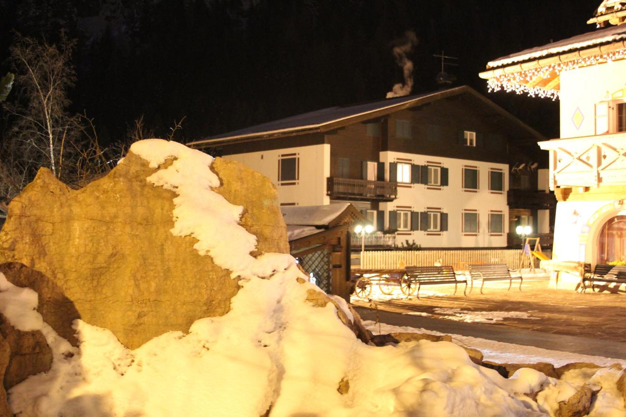 Appartamento Niki Campitello Campitello di Fassa Extérieur photo